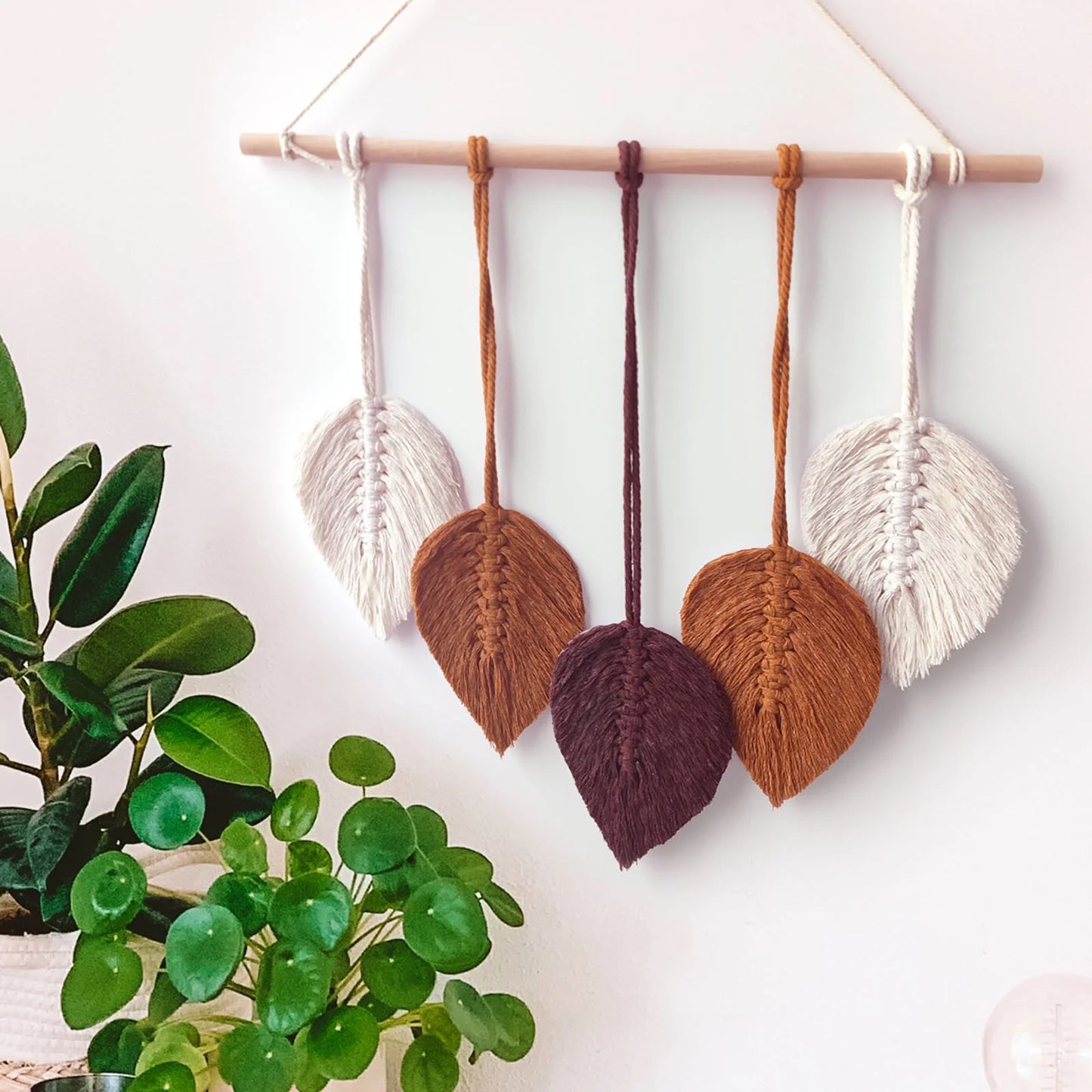 Wall Hanging Feather Boho Wall Decorwoven Leaf Tassels Decoration Cotton Ornaments Tapestry Room Decor for Bedroom Living Room Apartment Porch ,