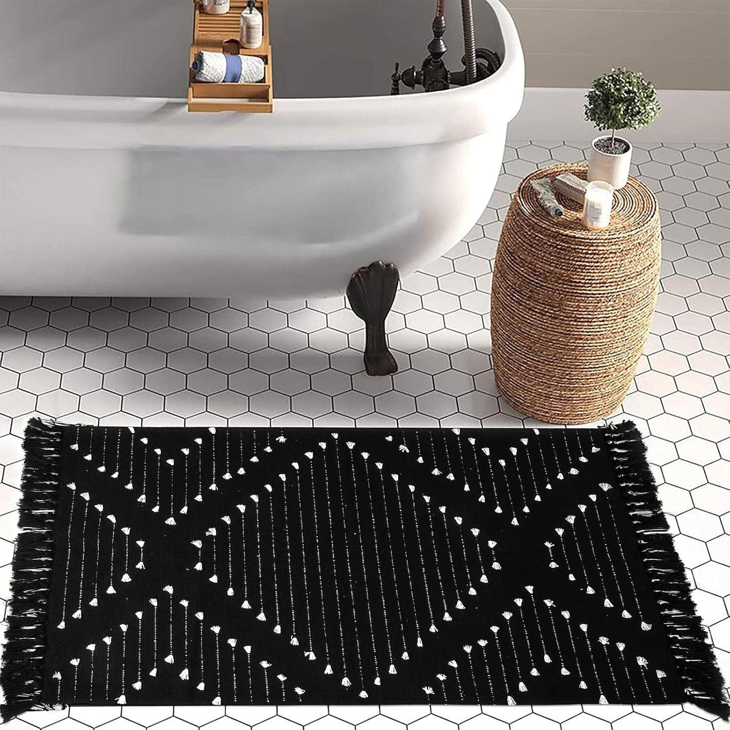 Boho Bathroom Rug 2 X 3Ft, Indoor Accent Rug with Tassel, Machine Washable Cotton Hand-Woven Area Rug Farmhouse Throw Rug Indoor/Outdoor Floor Mat for Kitchen/Living Room/Bedroom/Doorway