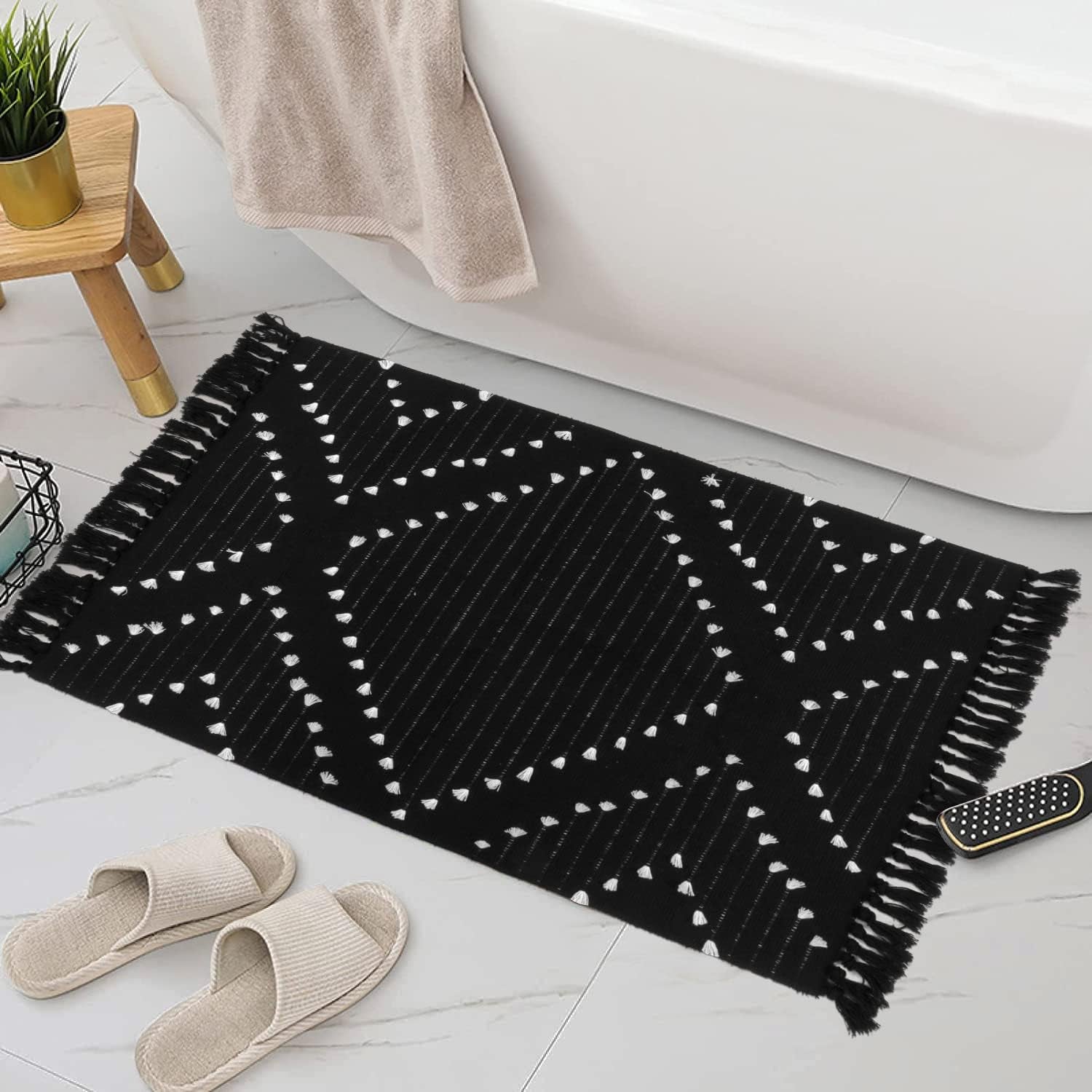 Boho Bathroom Rug 2 X 3Ft, Indoor Accent Rug with Tassel, Machine Washable Cotton Hand-Woven Area Rug Farmhouse Throw Rug Indoor/Outdoor Floor Mat for Kitchen/Living Room/Bedroom/Doorway