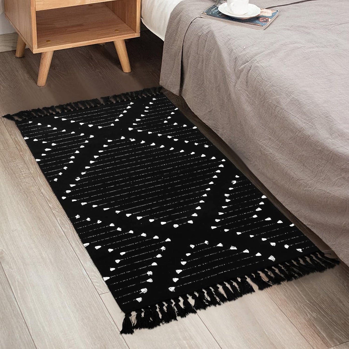 Boho Bathroom Rug 2 X 3Ft, Indoor Accent Rug with Tassel, Machine Washable Cotton Hand-Woven Area Rug Farmhouse Throw Rug Indoor/Outdoor Floor Mat for Kitchen/Living Room/Bedroom/Doorway