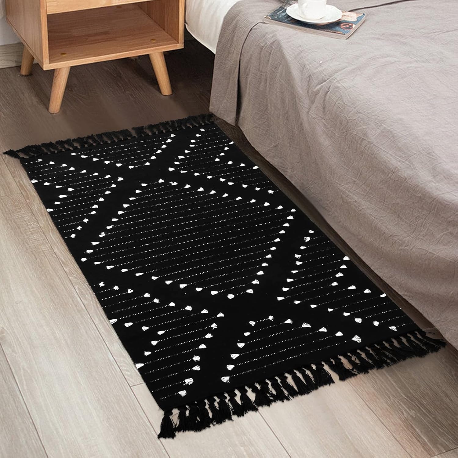 Boho Bathroom Rug 2 X 3Ft, Indoor Accent Rug with Tassel, Machine Washable Cotton Hand-Woven Area Rug Farmhouse Throw Rug Indoor/Outdoor Floor Mat for Kitchen/Living Room/Bedroom/Doorway