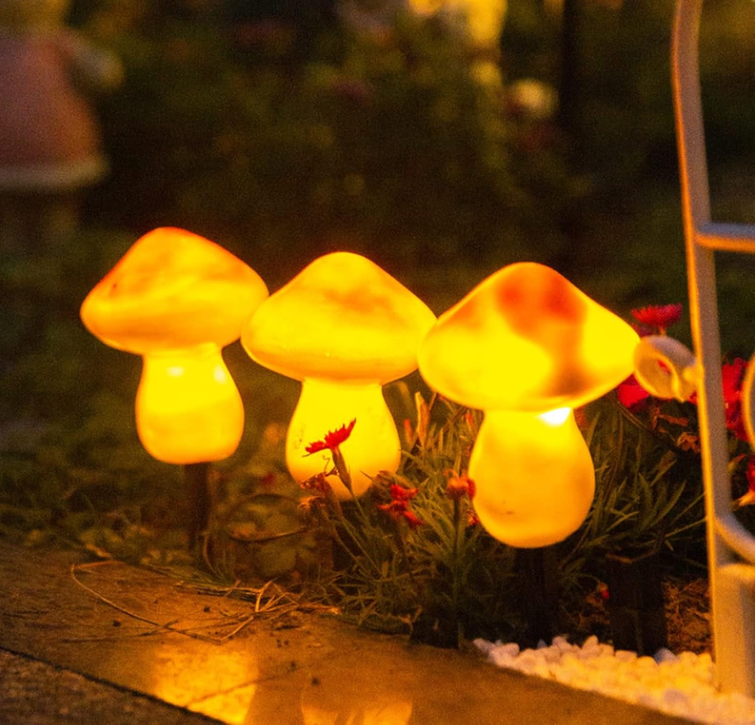 Outdoor Solar Garden Mushroom Lights - Mushroom Solar Lights Garden Stake Led Light Night Flashing Mushrooms Lamp Decor Backyard Path Lights（1-Pack of 3 Orange Mushroom Lights