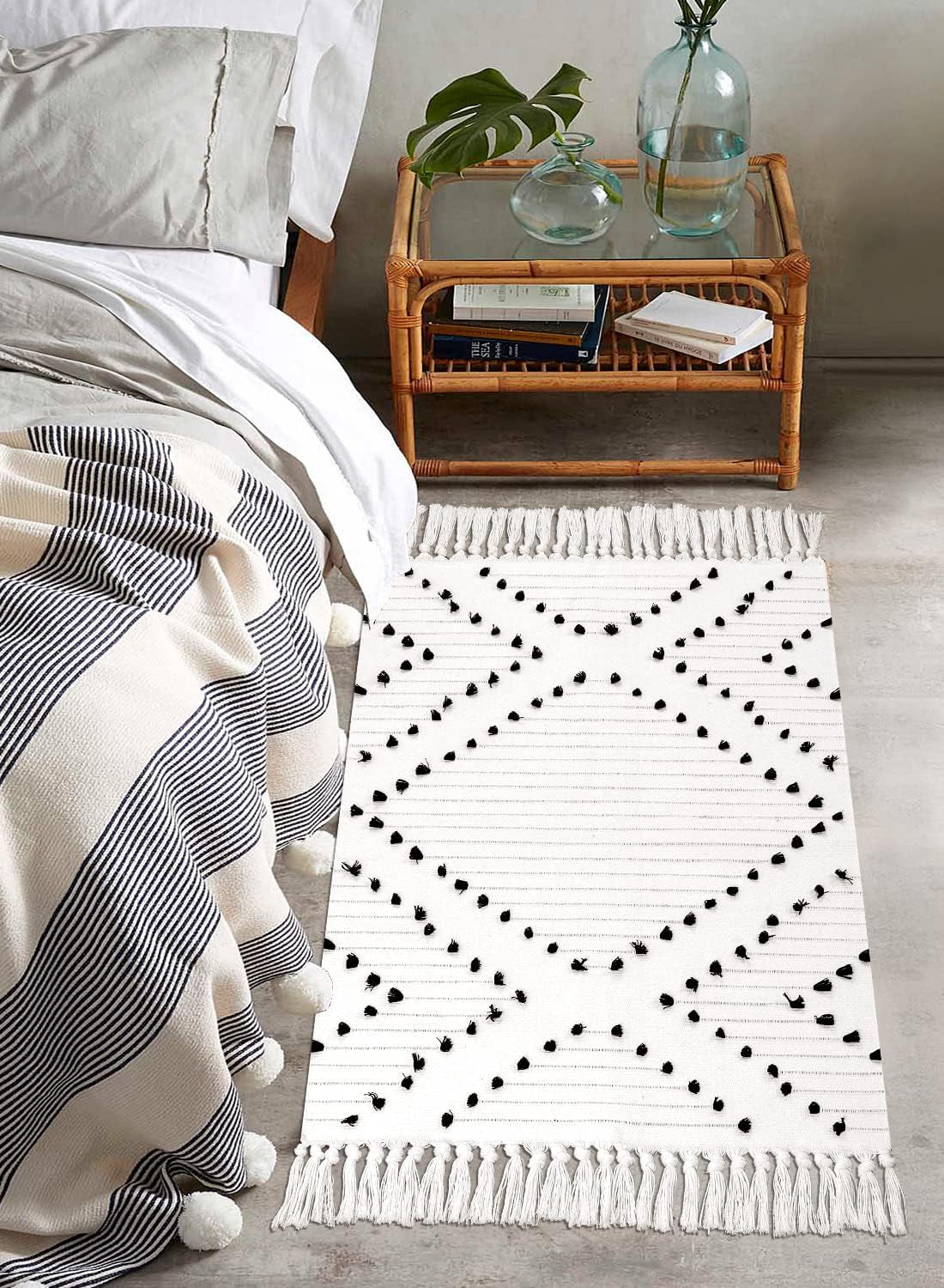 Boho Bathroom Rug 2'X 3' , Cotton Woven Washable Small Area Rugs with Tassels,Black and White Kitchen Rug Moroccan Tribal Throw Carpet Bath Mat Front Door for Living Room Kitchen Bedroom