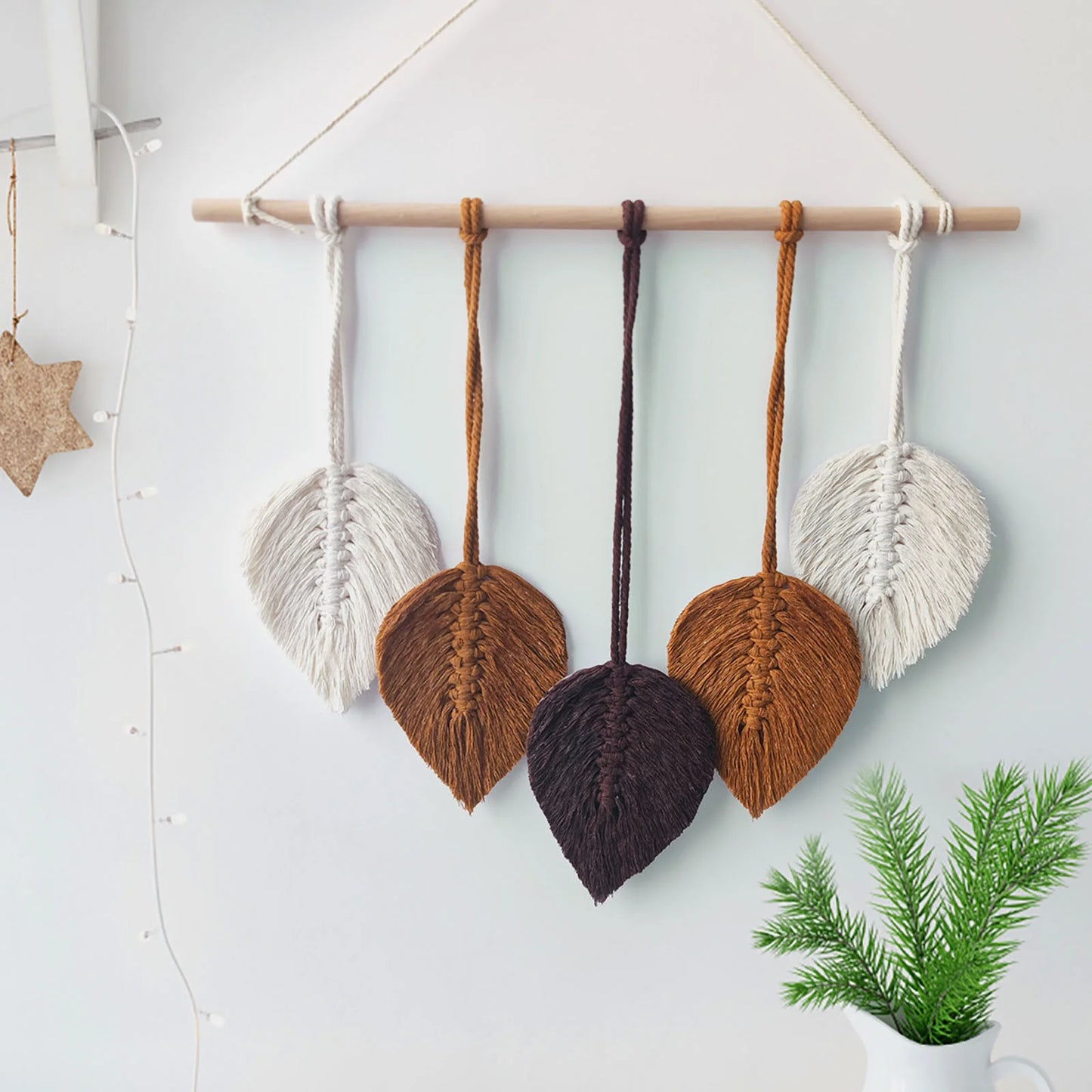 Wall Hanging Feather Boho Wall Decorwoven Leaf Tassels Decoration Cotton Ornaments Tapestry Room Decor for Bedroom Living Room Apartment Porch ,