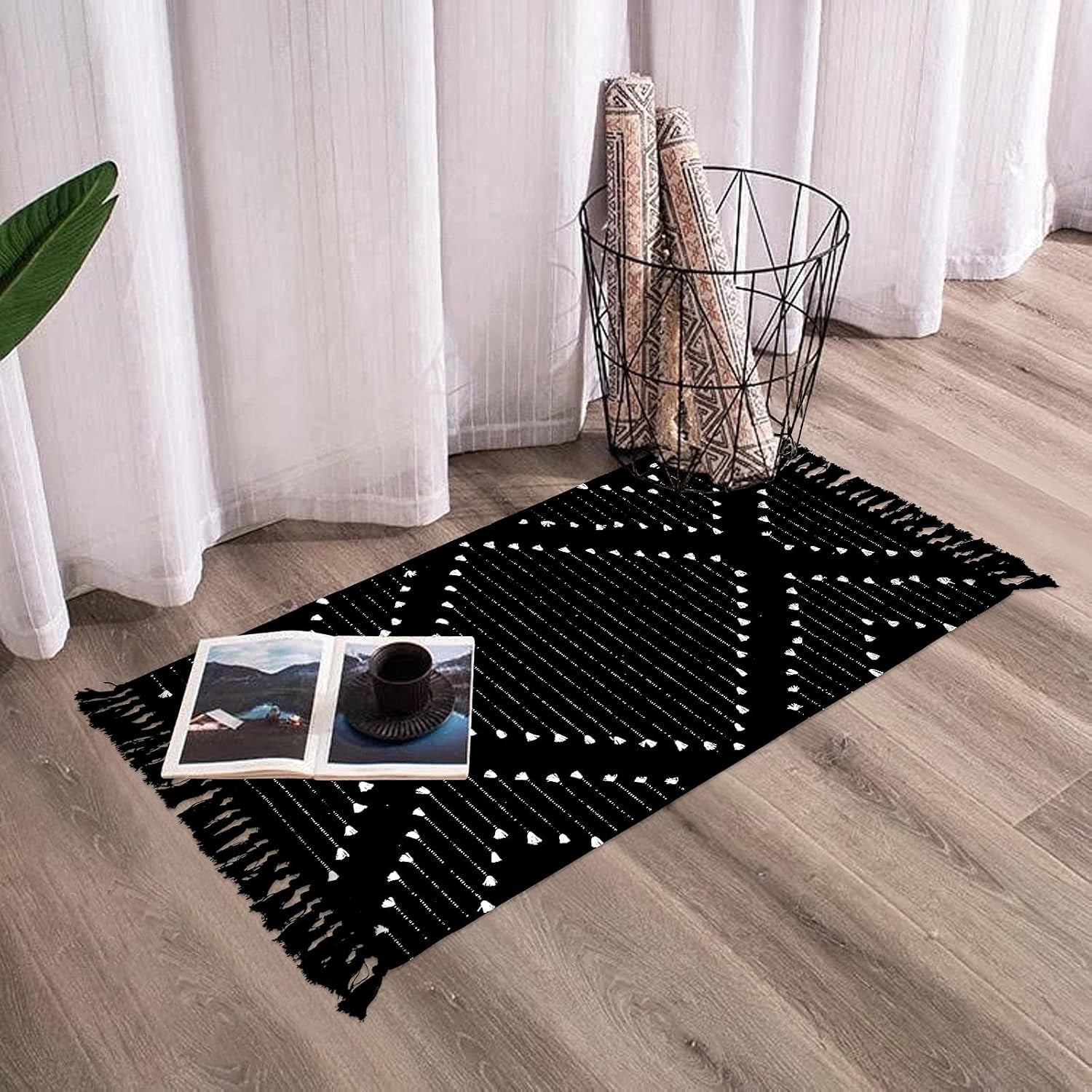 Boho Bathroom Rug 2 X 3Ft, Indoor Accent Rug with Tassel, Machine Washable Cotton Hand-Woven Area Rug Farmhouse Throw Rug Indoor/Outdoor Floor Mat for Kitchen/Living Room/Bedroom/Doorway