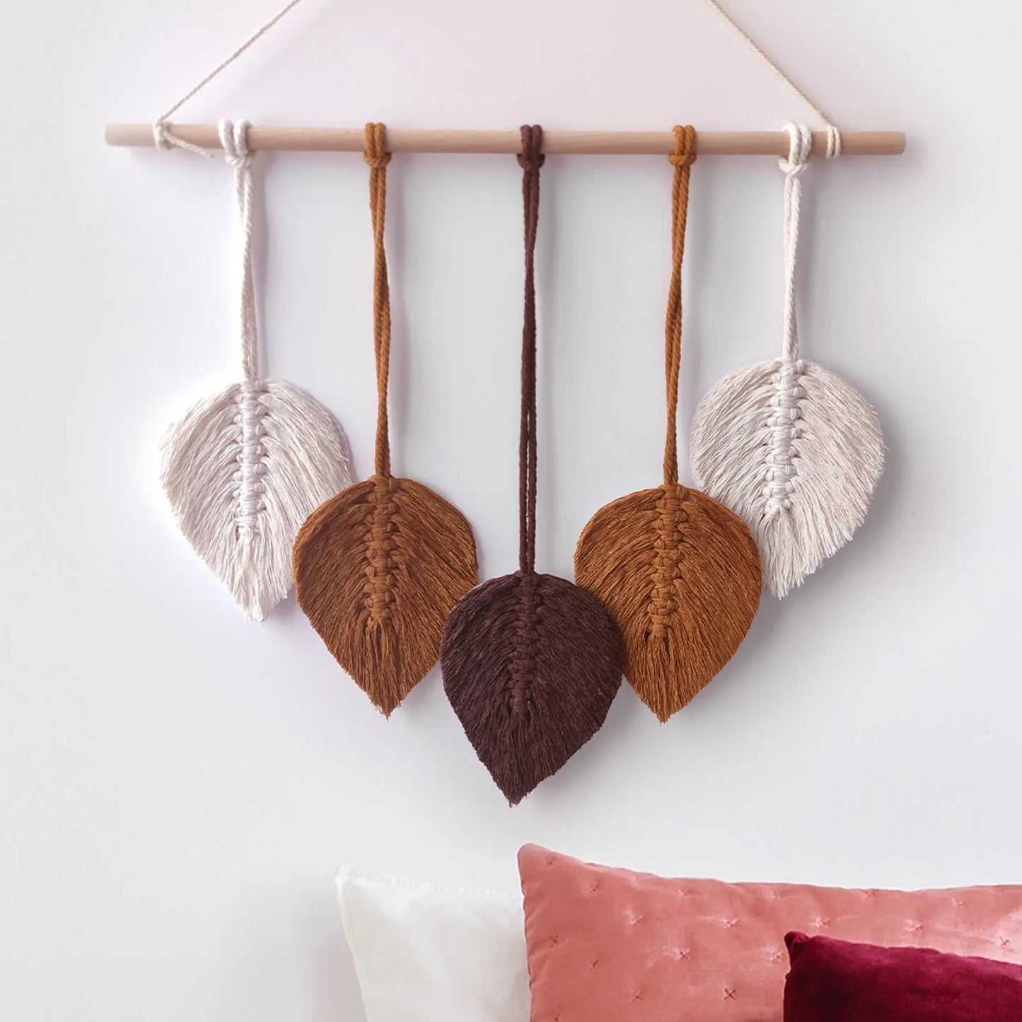 Wall Hanging Feather Boho Wall Decorwoven Leaf Tassels Decoration Cotton Ornaments Tapestry Room Decor for Bedroom Living Room Apartment Porch ,