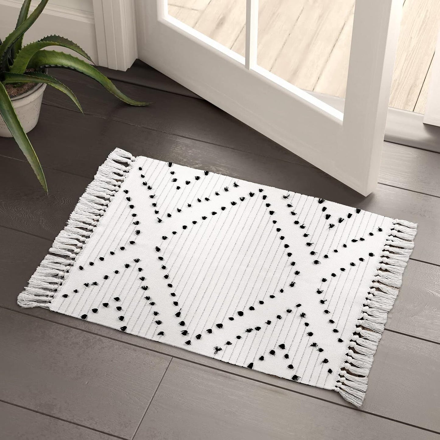 Boho Bathroom Rug 2'X 3' , Cotton Woven Washable Small Area Rugs with Tassels,Black and White Kitchen Rug Moroccan Tribal Throw Carpet Bath Mat Front Door for Living Room Kitchen Bedroom